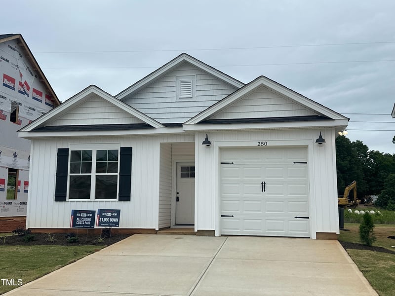 250 Bluejay St, Clayton, NC 27520