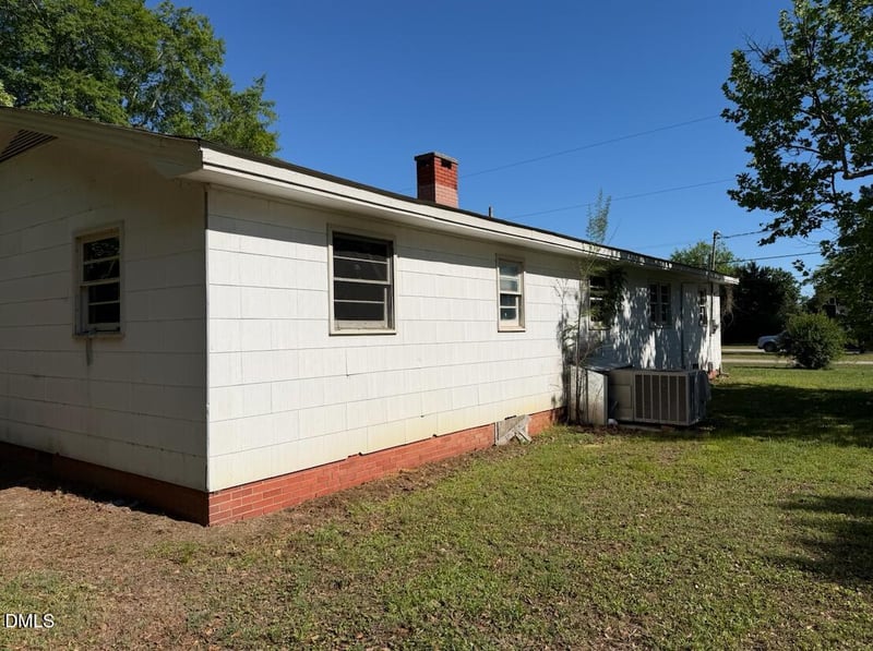 250 Carrie St, Coats, NC 27521