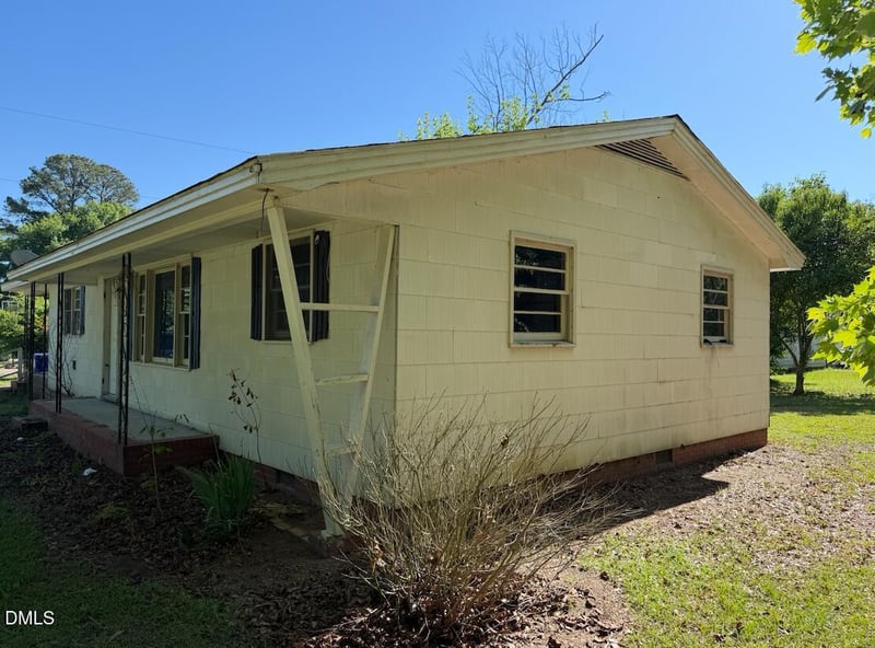 250 Carrie St, Coats, NC 27521