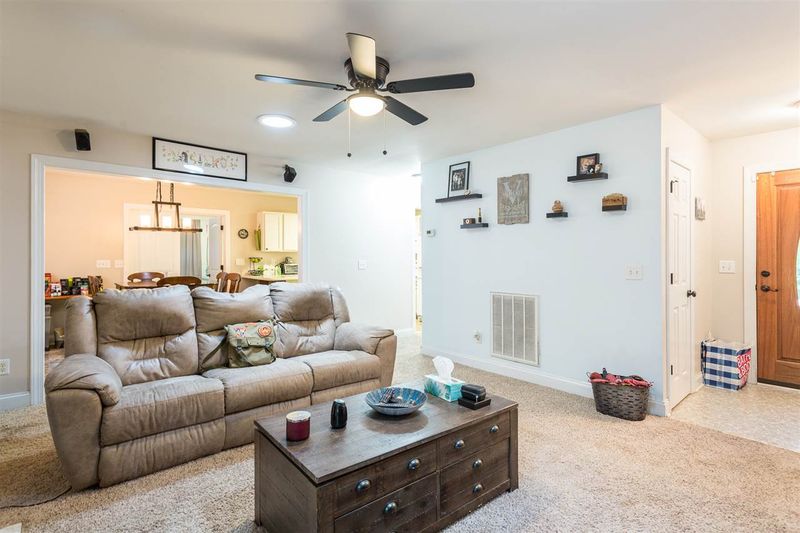 250 Cherrylaurel Dr, Youngsville, NC 27596