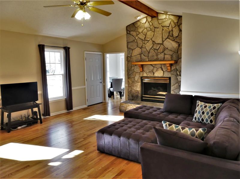 250 Devin Dr, Garner, NC 27529