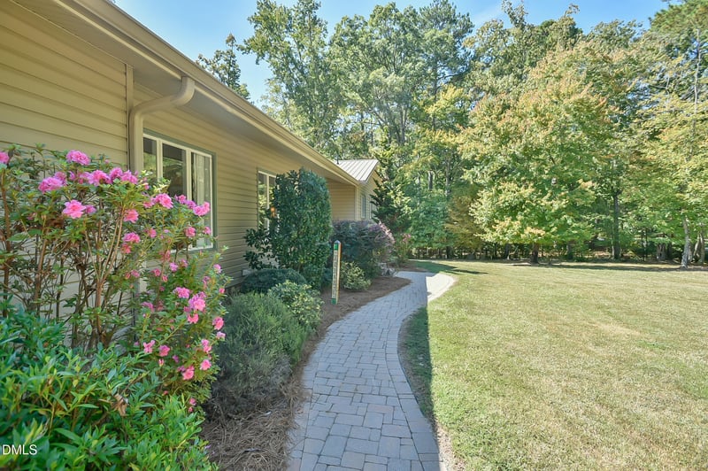 250 Rays Dr, Apex, NC 27523