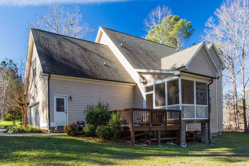 250 Rivers Edge Dr, Youngsville, NC 27596