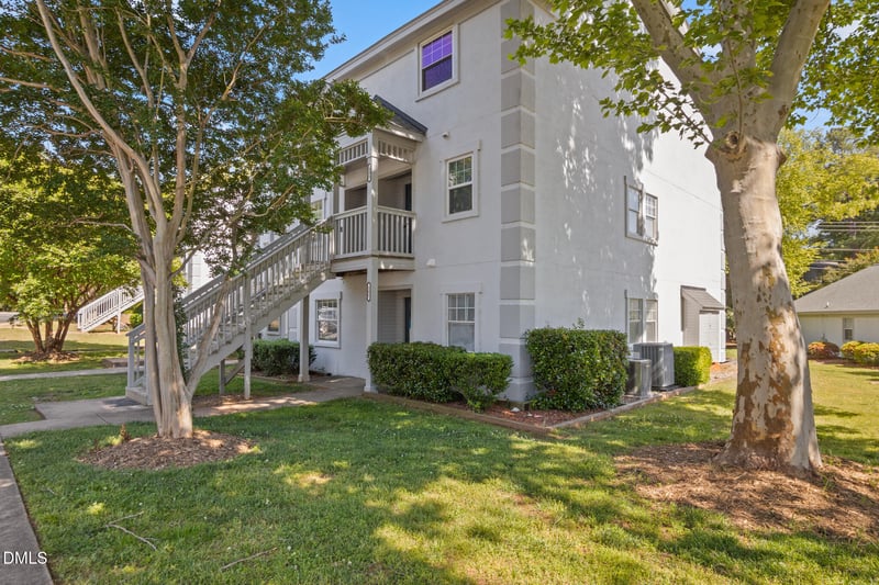 2500 Avent Ferry Rd #201, Raleigh, NC 27606