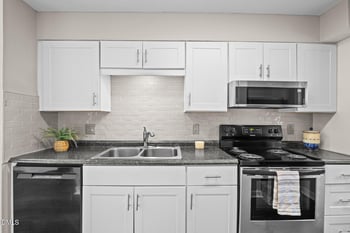 2500 Avent Ferry Rd #201, Raleigh, NC 27606