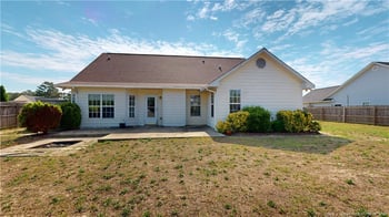 2500 Forest Lodge Dr, Fayetteville, NC 28306