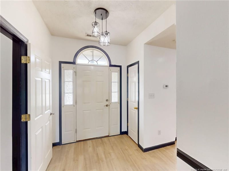 2500 Forest Lodge Dr, Fayetteville, NC 28306
