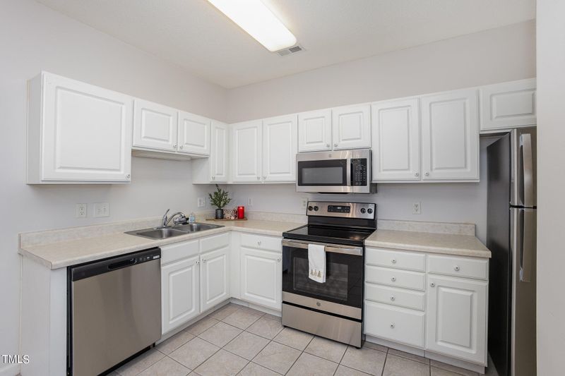 2500 Friedland Pl #302, Raleigh, NC 27617