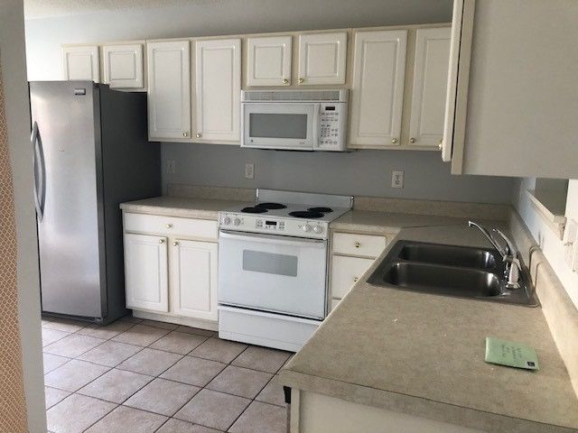 2500 Huntscroft Ln #102, Raleigh, NC 27617