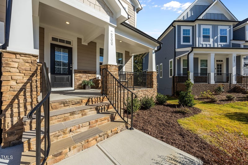 2500 Red Bluff Dr, New Hill, NC 27562