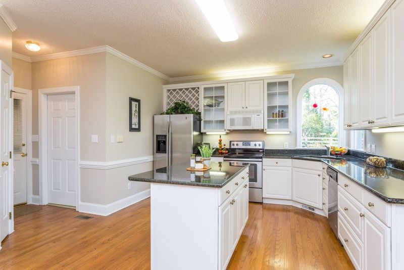 2500 Whippletree Dr, Raleigh, NC 27603