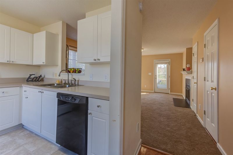2501 Bay Harbor Dr, Raleigh, NC 27604