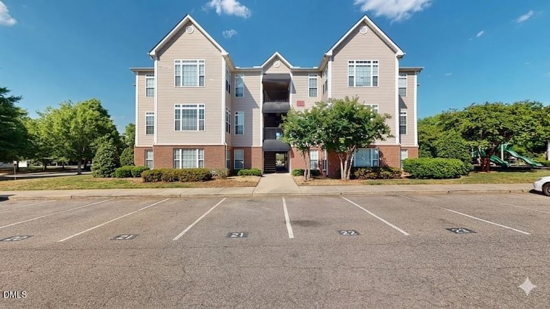 2501 Hunstcroft #100, Raleigh, NC 27617