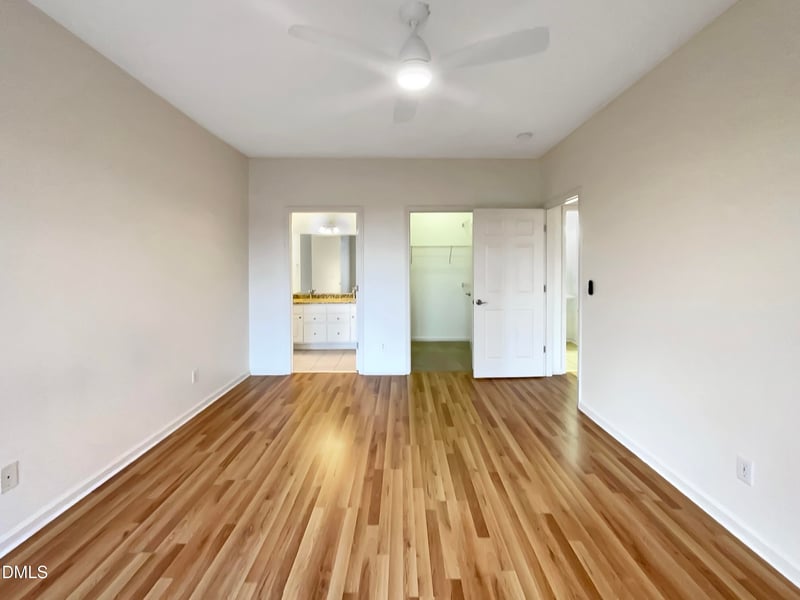 2501 Huntscroft Ln #203, Raleigh, NC 27617