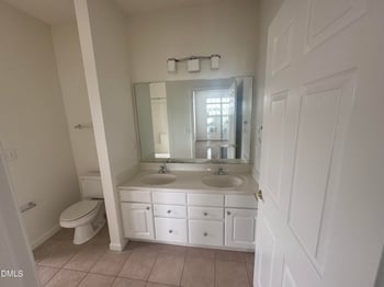 2501 Huntscroft Ln #303, Raleigh, NC 27617