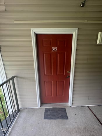 2501 Huntscroft Ln #303, Raleigh, NC 27617