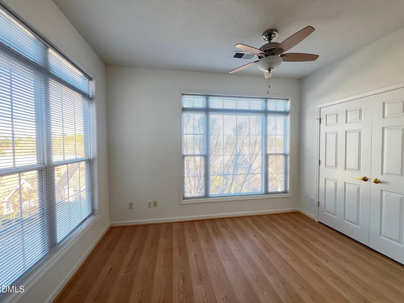 2501 Huntscroft Ln #303, Raleigh, NC 27617