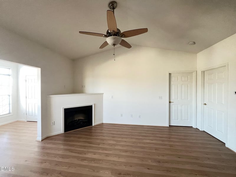 2501 Huntscroft Ln #303, Raleigh, NC 27617