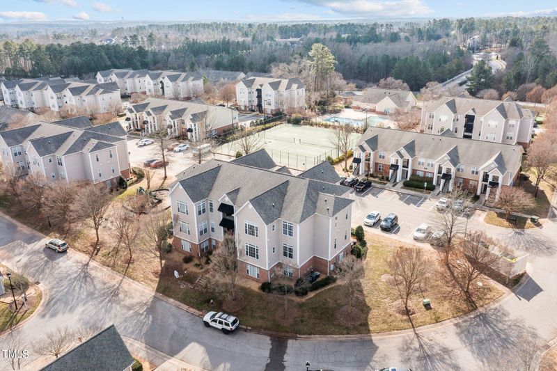 2501 Huntscroft Ln, Raleigh, NC 27617