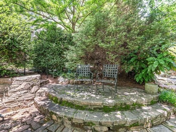 2501 Kenmore Dr, Raleigh, NC 27608