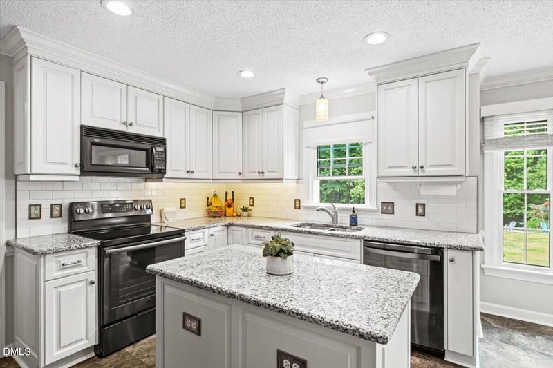 2501 Mary Marvin Trl, Fuquay Varina, NC 27526