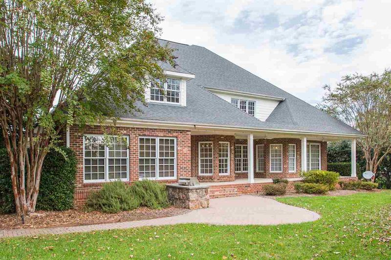 2501 Sharon View Ln, Raleigh, NC 27614