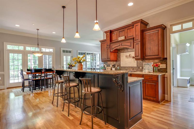 2501 Umbria Ct, Apex, NC 27502