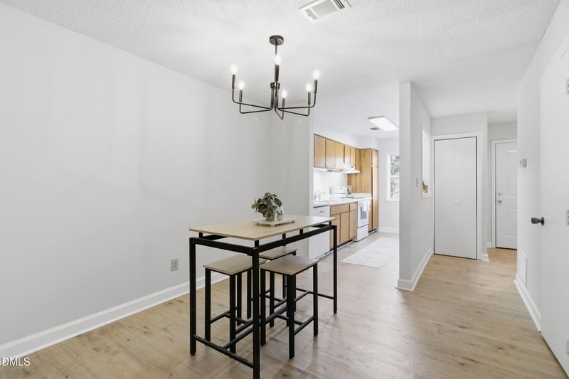 2502 Avent Ferry Rd #203, Raleigh, NC 27606