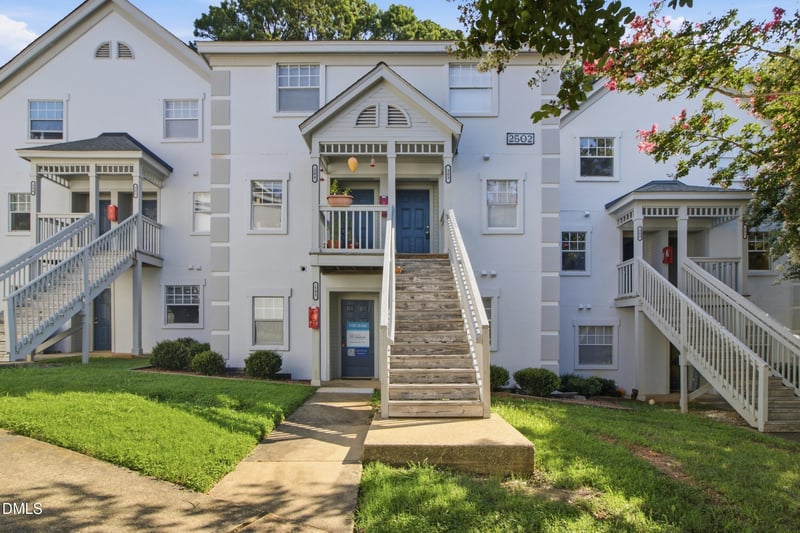 2502 Avent Ferry Rd #203, Raleigh, NC 27606