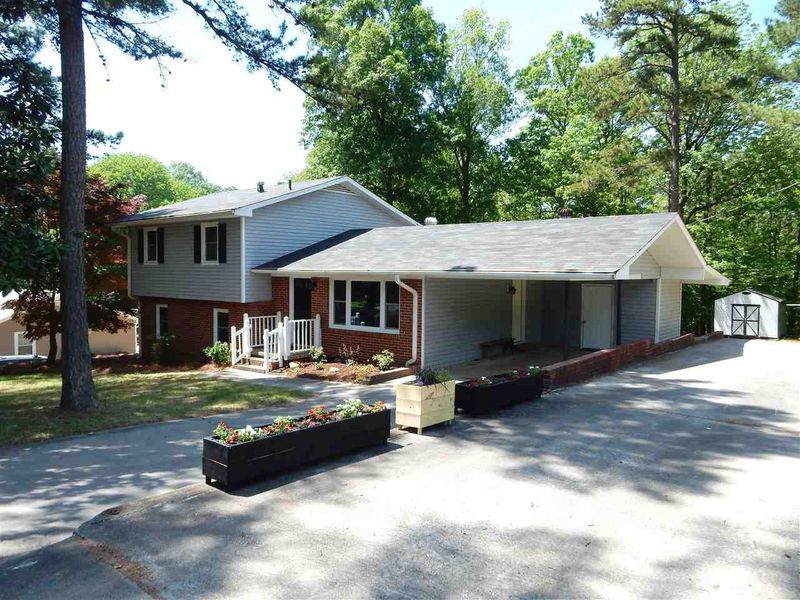 2502 Landis Dr, Durham, NC 27705