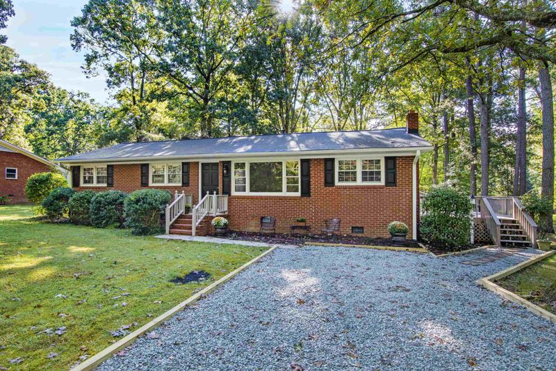 2502 New Hope Dr, Chapel Hill, NC 27514
