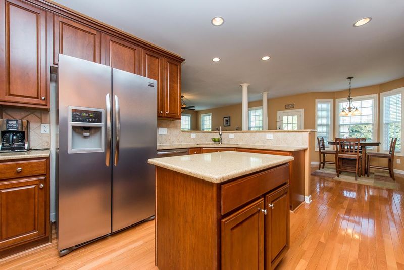 2502 Watersglen Dr, Apex, NC 27502