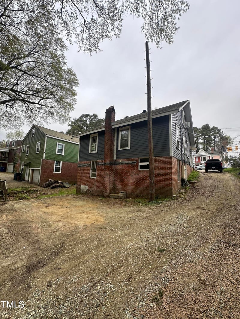 2503 Chapel Hill Rd, Durham, NC 27707