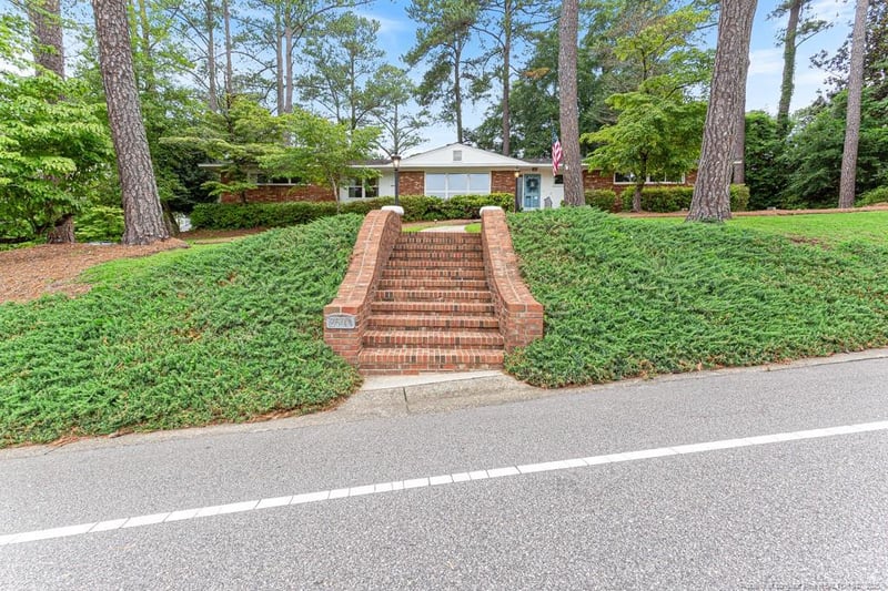 2503 Edgewater Dr, Fayetteville, NC 28303