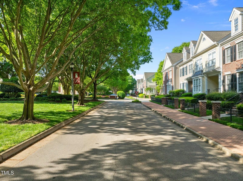 2503 Saint Pauls Sq, Raleigh, NC 27614