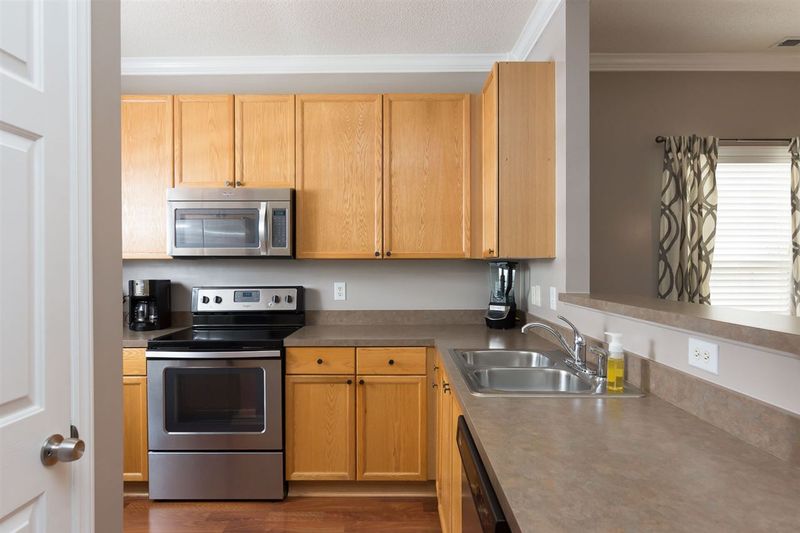 2504 Bay Harbor Dr, Raleigh, NC 27604