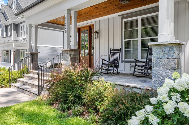 2504 Bedford Ave, Raleigh, NC 27607