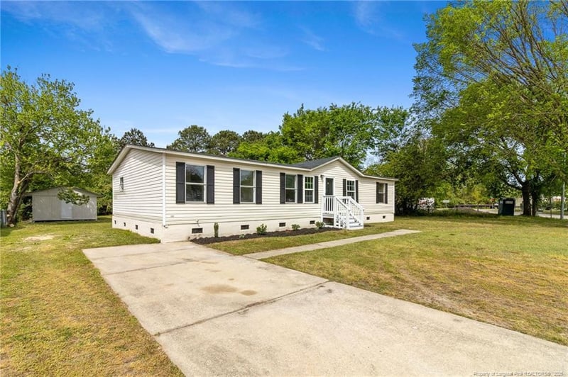 2504 Carriage Rd, Fayetteville, NC 28312