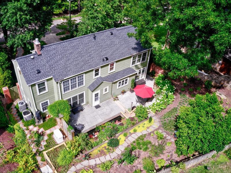 2504 Kenmore Dr, Raleigh, NC 27608