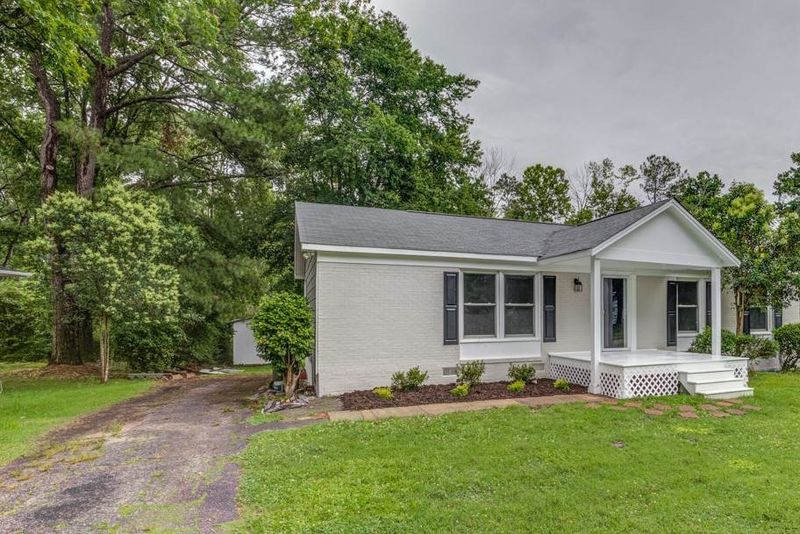 2504 Little John Rd, Raleigh, NC 27610