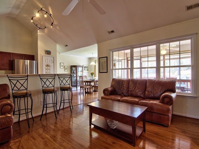 2504 Summit Dr, Hillsborough, NC 27278