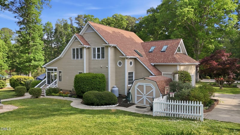 2504 Whippletree Dr, Raleigh, NC 27603