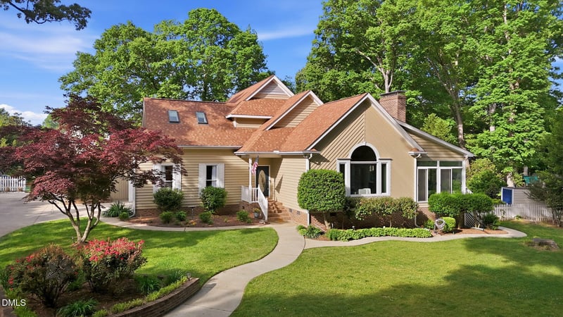 2504 Whippletree Dr, Raleigh, NC 27603