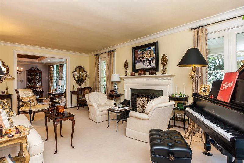 2504 White Oak Rd, Raleigh, NC 27609