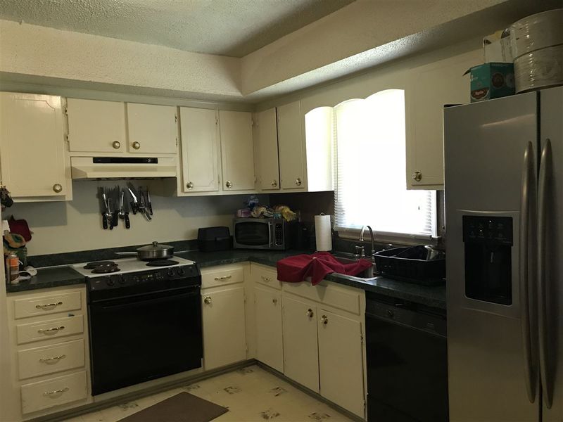 2505 Foxgate Dr, Raleigh, NC 27610