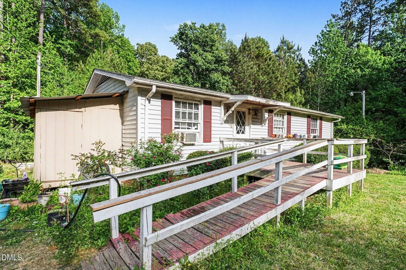 2505 Neville Rd, Chapel Hill, NC 27516