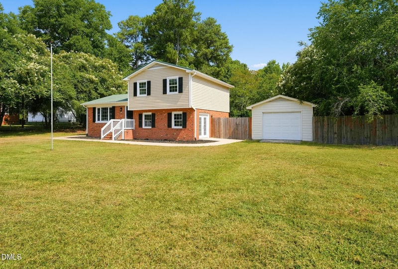 2506 Meadow Dr, Sanford, NC 27332