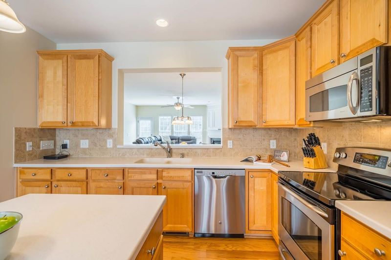 2507 Blooming St, Raleigh, NC 27612
