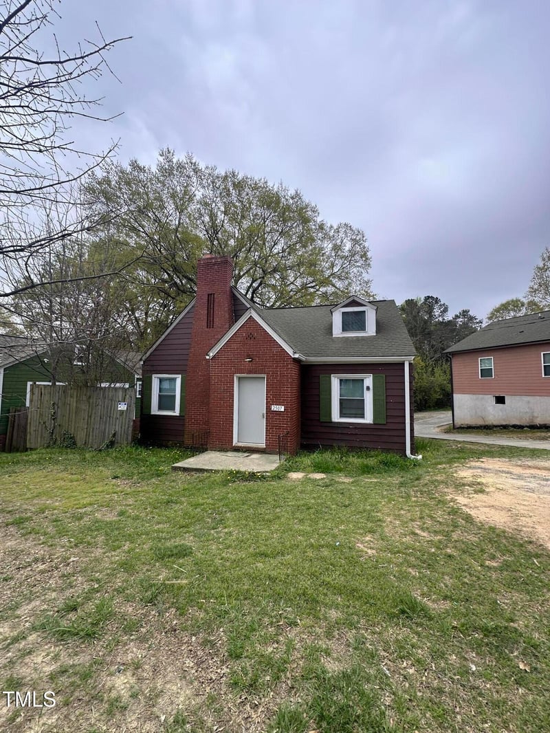 2507 Chapel Hill Rd, Durham, NC 27707