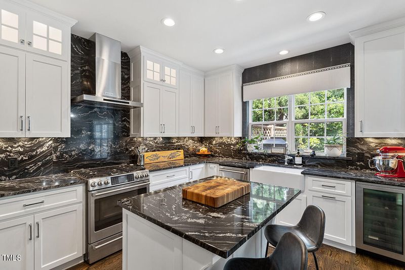 2508 Blooming St, Raleigh, NC 27612
